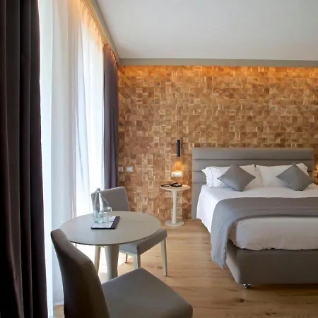 Lifestyle Binario Zero 3* Tirano